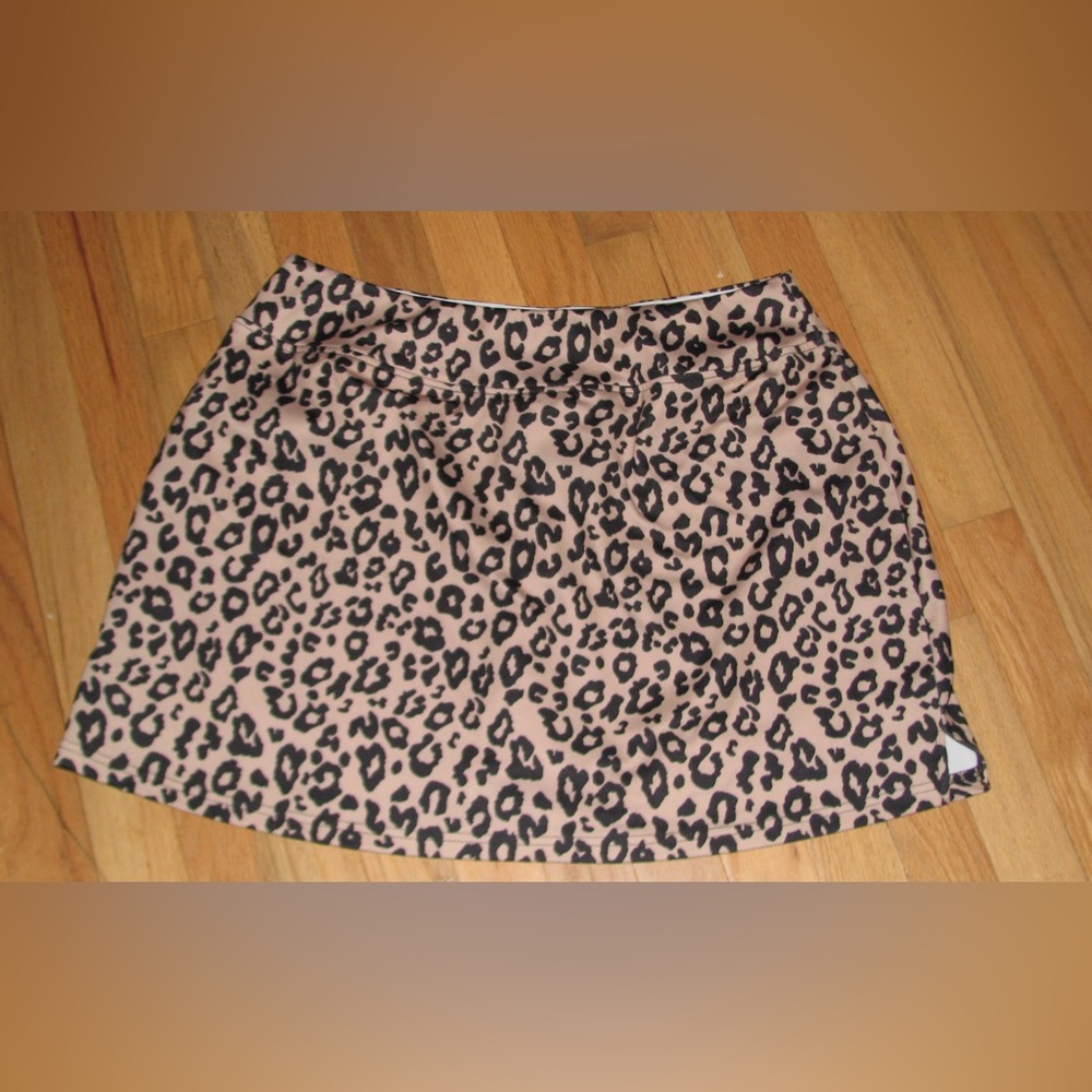 MISSES SKORT by OYARNIKI SIZE XL